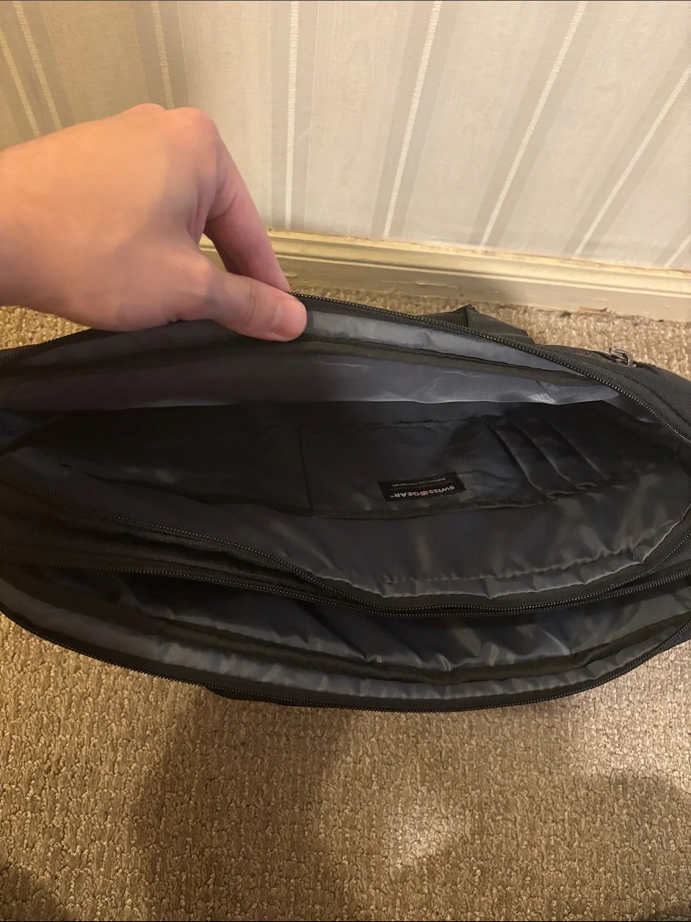 SwissGear Black Padded Laptop Messenger Bag Briefcase Shoulder Bag